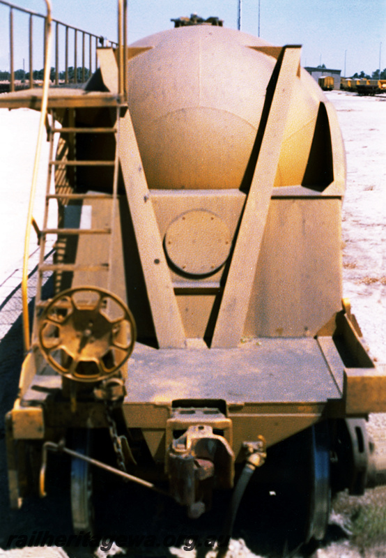 P23746
WN class nickel concentrate tanker standard gauge  built for Western Mining Corporation - end view
