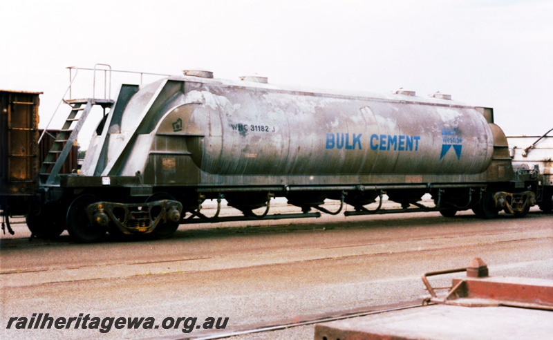 P23747
WNC  class 31182 bulk cement tanker standard gauge
