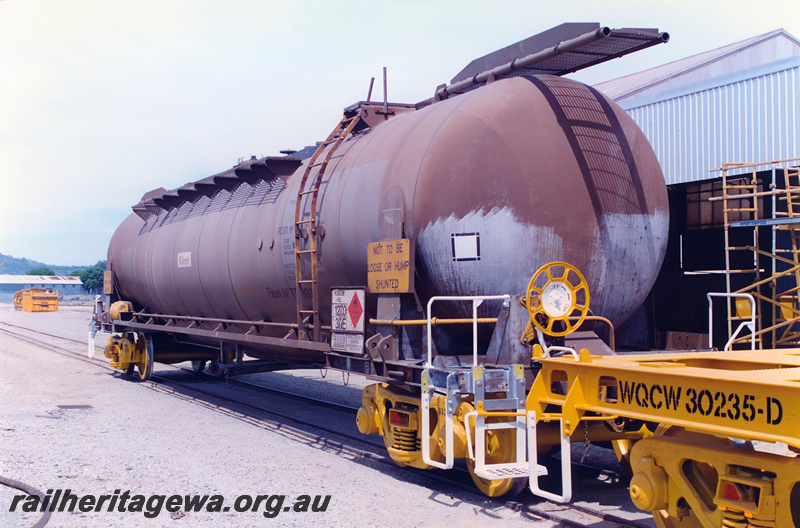 P23752
WJP tanker wagon 581, side and end view
