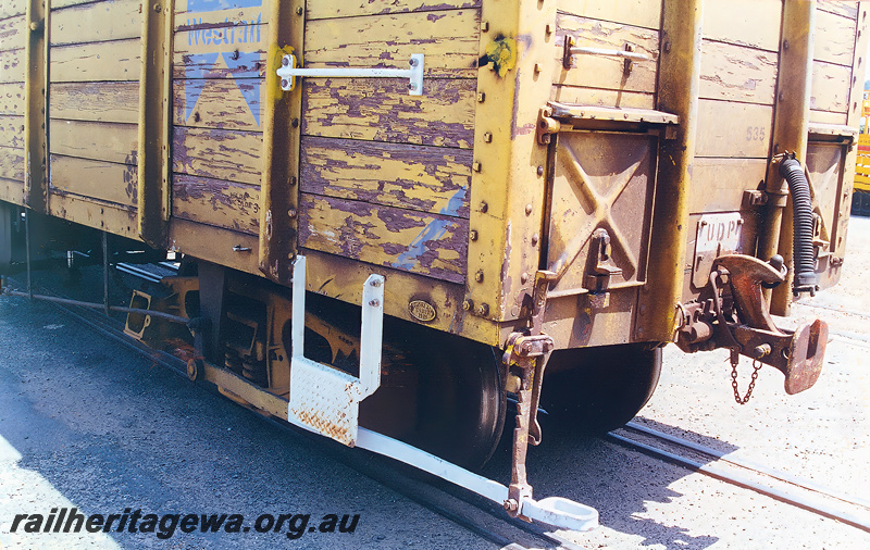P23754
RCC class wagon 24337Y (corner), side and end view, close up of coupling, step, handrail 
