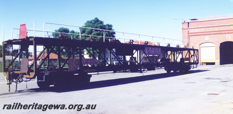 P23758
WMFX class 34004X double decker car transporter, end and side view
