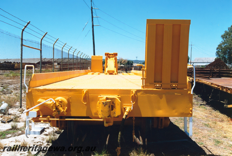 P23762
WFBY class flat wagon 30093C, end on view
