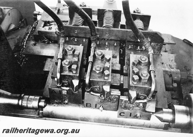 P23811
Cutting tool for 25 pound shells, Midland Workshops, ER line, close up view
