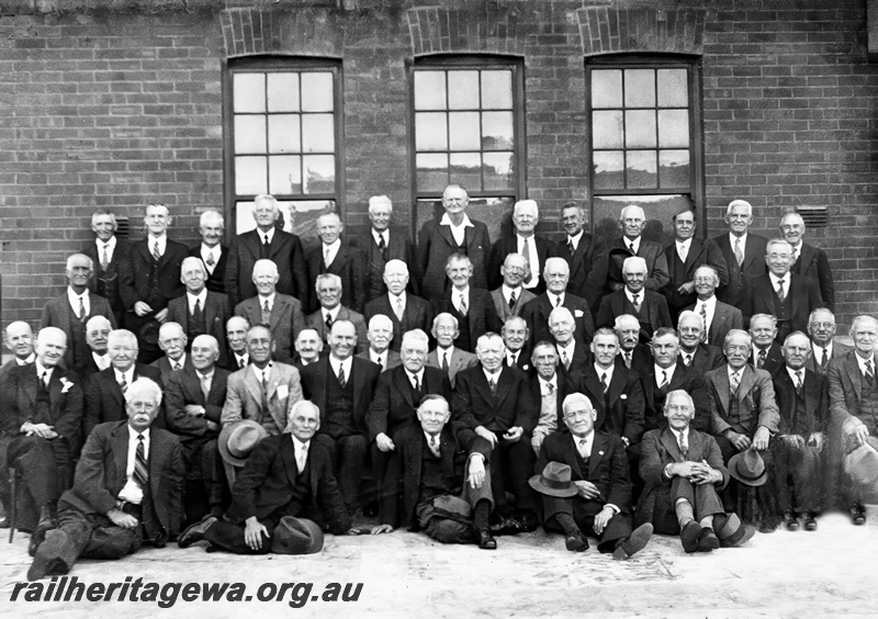 P23825
Group photo, retired railway employees 
