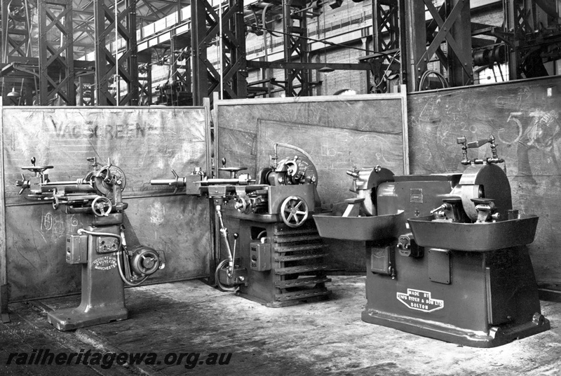 P23831
Grinding machines for twist drills, inside Midland workshops, Midland, ER line, floor level view
