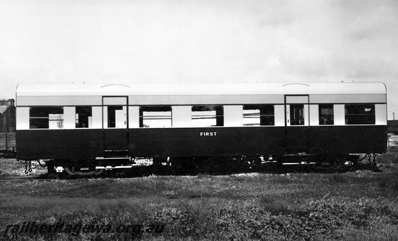 P23857
AJ class  all steel first class suburban carriage, as new, side view

