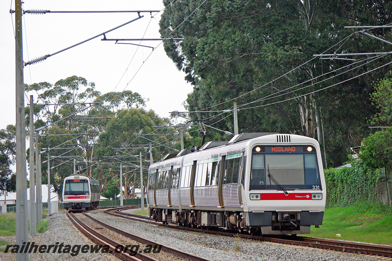 P23865
AEB class 331, AEA class 231, EMU set 31, crossing another A series EMU set, East Guildford, ER line, side and end view
