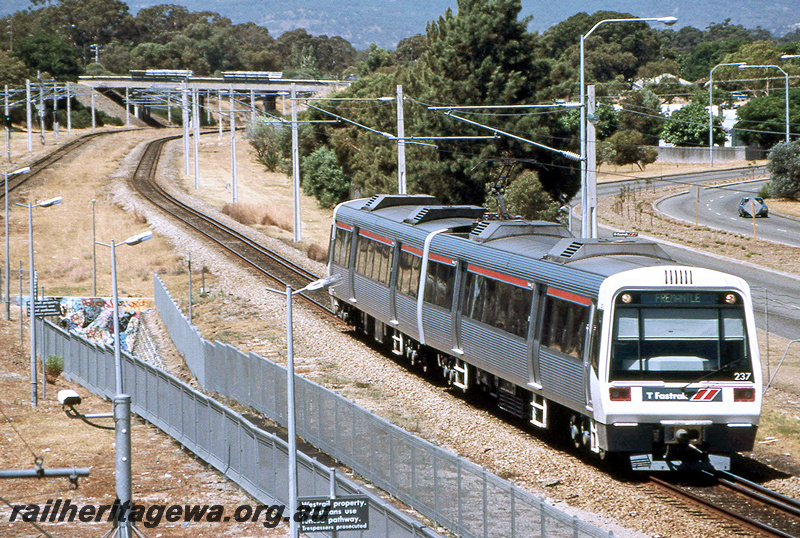 P23868
AEA class 237, AEB class 337, EMU set 37, in Fastrak livery, Bassendean, ER line, side and end view from elevated position
