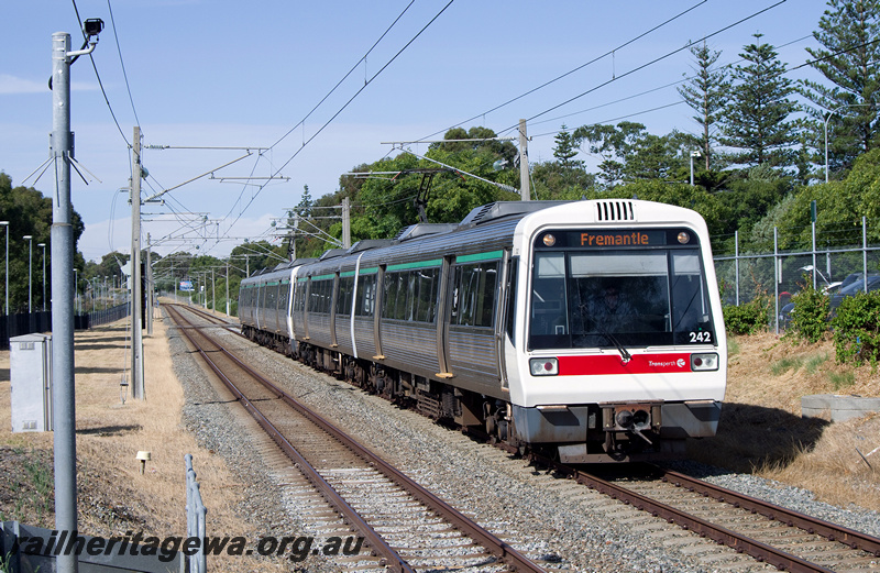 P23870
AEA class 242, AEB class 342, EMU set 42, another A series EMU set, Karrakatta, ER line, side and front view
