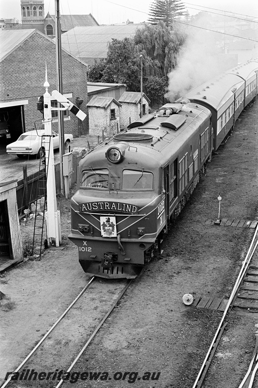 P23883
X class 1012, bearing coat of arms of City of Bunbury, on the 