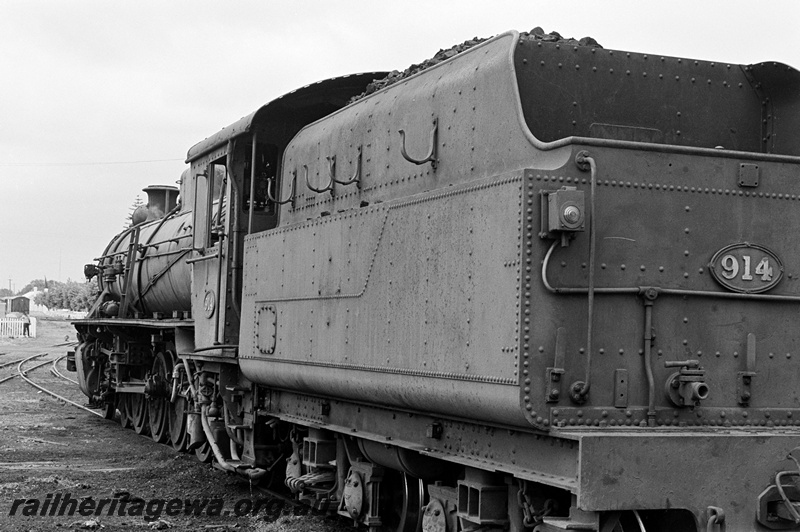 P23885
W class 914, Brunswick Junction, SWR line, view of tender, from the rear
