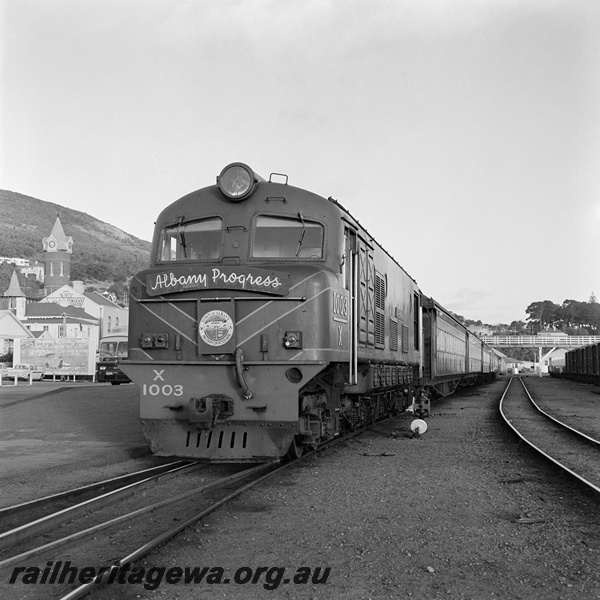 P23901
X class 1003, on the 