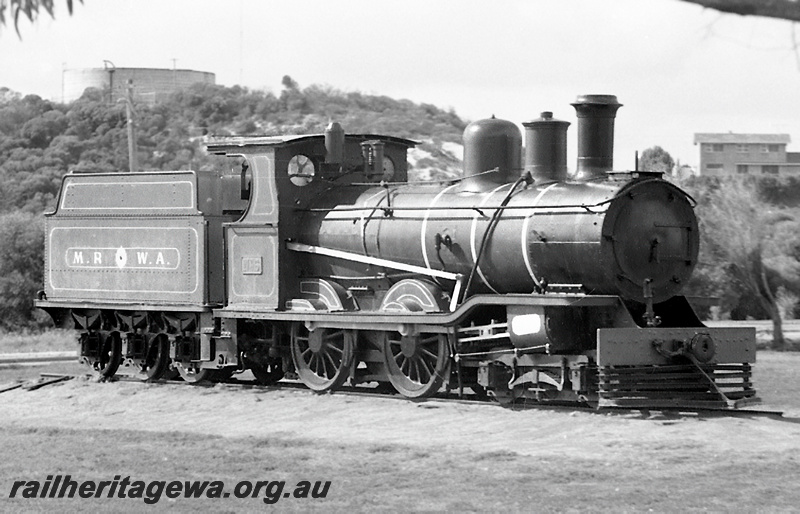 P23971
MRWA B class 6 loco, on display, Geraldton, MR line, side and front view
