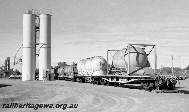 P23977
Cement wagons including one labelled 