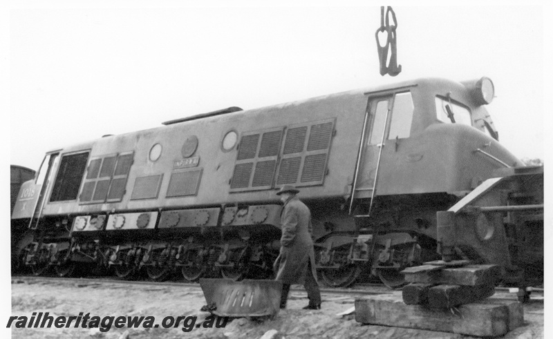 P23995
X class 1018, derailed at Marne EM line, official, side and end view
