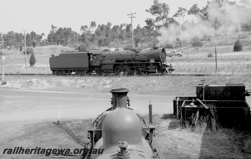 P24014
V class 1217 light engine near Collie. BN line
