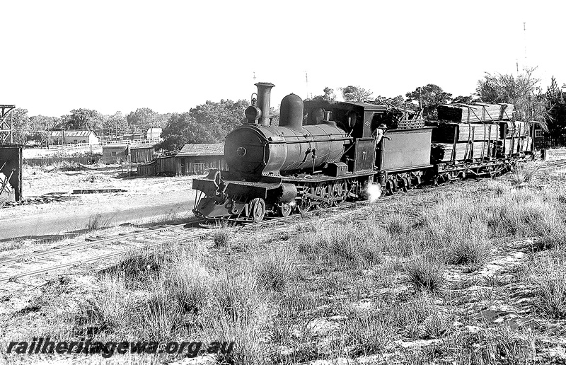 P24024
Millars G class 71 hauling sawn timber to the WAGR siding at Yarloop. SWR line.
