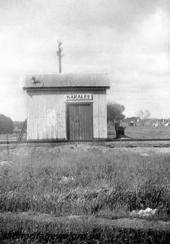 P24055
Station building, Karalee, EGR line, trackside view
