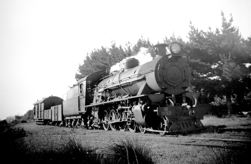 P24058
W class 932, on Busselton goods train, Flinders Bay, BB line, side and front view
