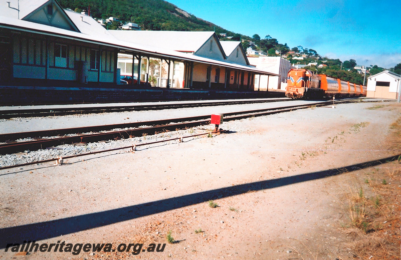 P24073
AB class 1536 hauling empty woodchip train through Albany Railway Station. GSR line. 
