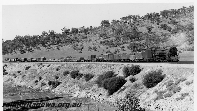 P24082
V class 1209, on No 24 goods train, Perth bound, Avon Valley, ER line, side and front view
