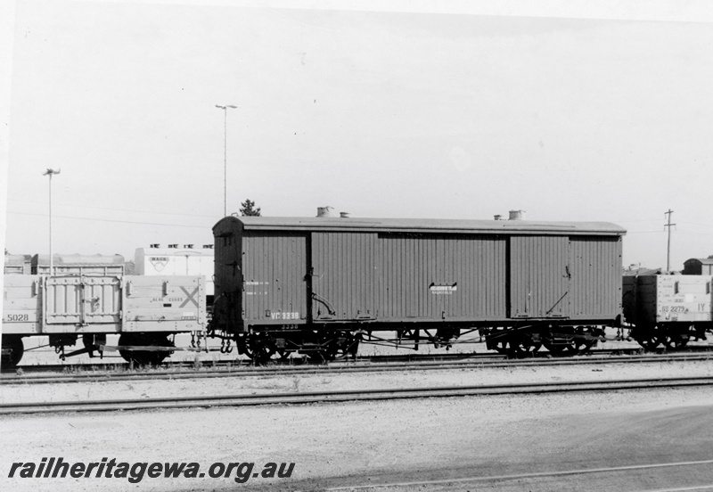 P24085
Breakdown train comprising GS class 5028, VC class 3338, GS class 2279, Kalgoorlie, EGR line, side view
