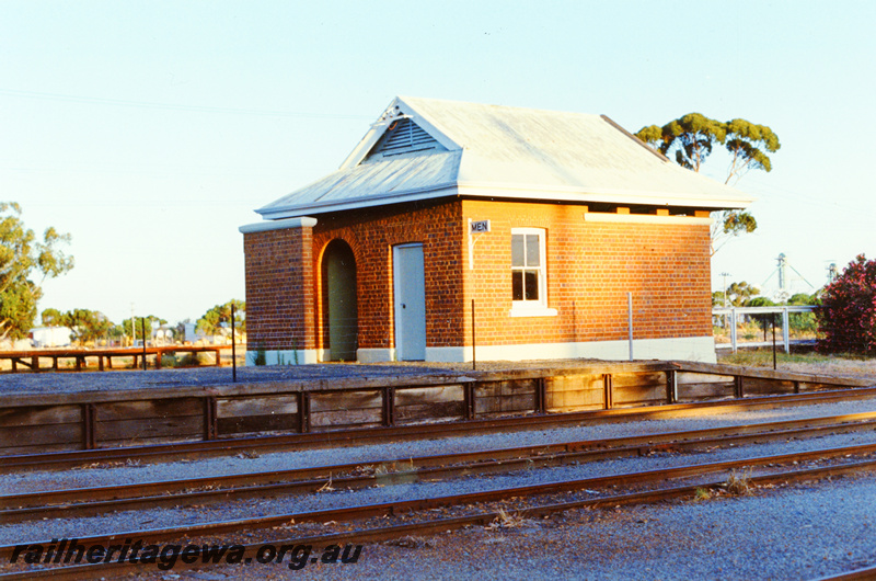 P24087
Platform, toilet block, tracks, Wagin, GSR line, view from track level. See also P08518, P13870
