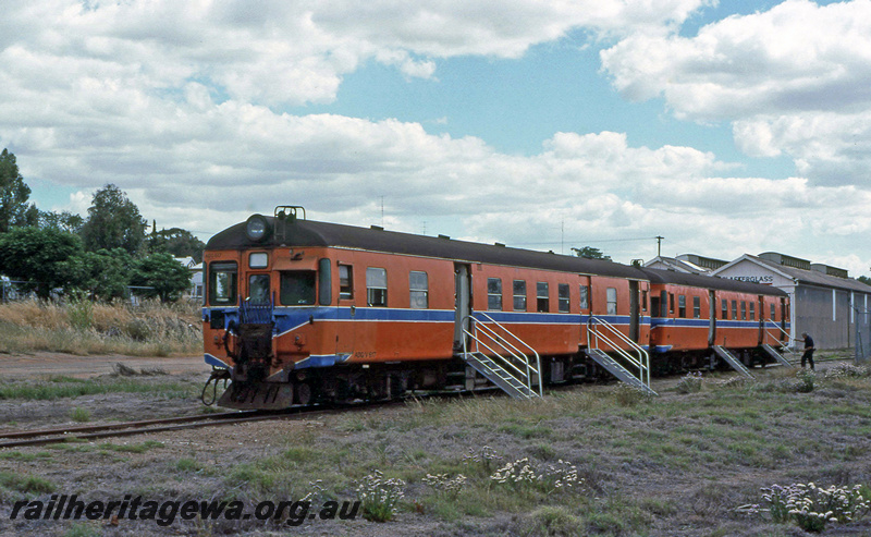 P24097
ADG class 617, ADG class 615, on ARHS tour, four sets of portable passenger steps, original Northam station, EGR line, front and side view
