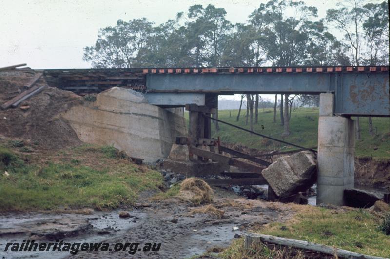 T00097
Steel girder bridge, SWR line, Brunswick River Bridge repairs, view of the abutment and first pylon.
