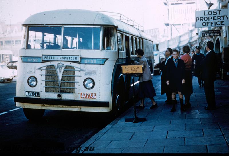 T00158
Railway Road Service Foden passenger/freighter bus DP52, Perth Station, on Perth to Hopetoun run
