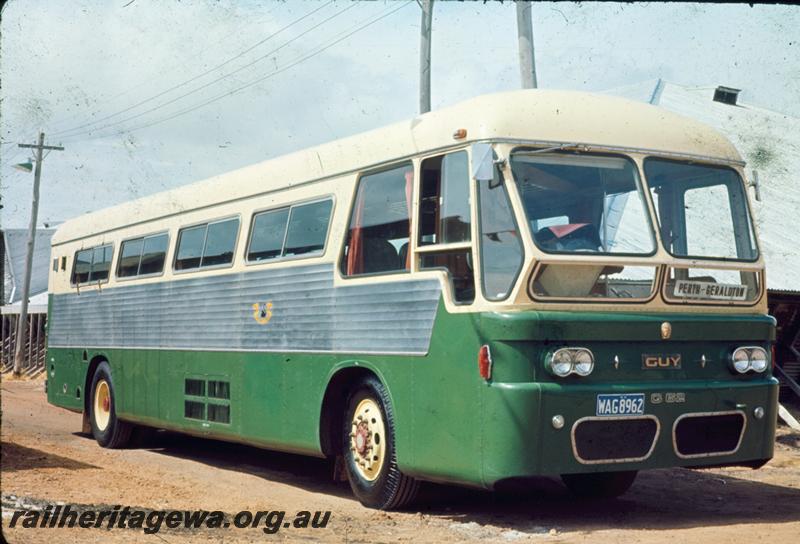 T00165
Railway Road Service bus, Guy 