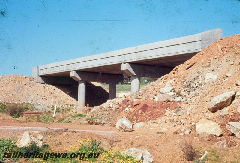 T00221
Harper Road overpass, Toodyay, concrete bridge, Standard Gauge construction, Avon Valley Line
