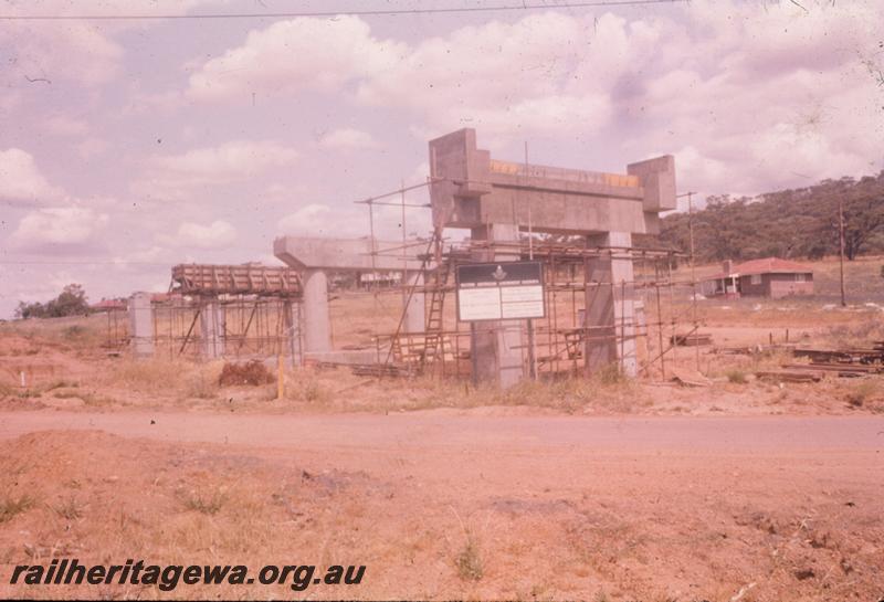 T00337
Harper Road overpass, Toodyay, concrete bridge, Standard Gauge construction, Avon Valley Line
