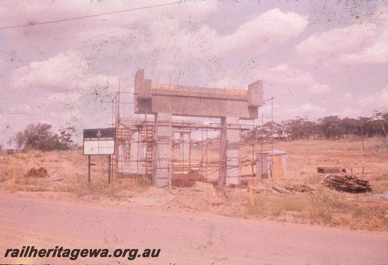 T00338
Harper Road overpass, Toodyay, concrete bridge, Standard Gauge construction, Avon Valley Line
