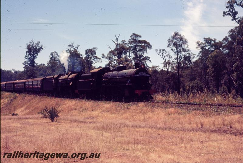 T00571
W class and V class, on ARHS tour train
