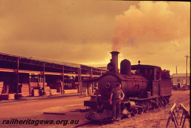 T00580
G class 71, timber mill, Yarloop
