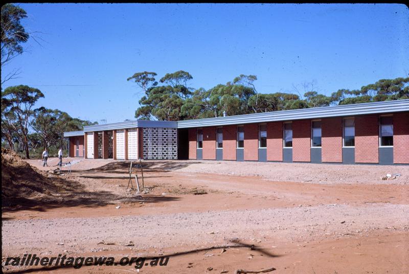 T00606
Barracks, Koolyanobbing, new
