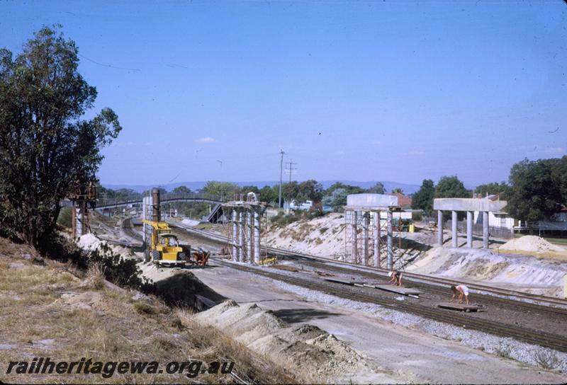 T00694
Road overbridge Success Hill, under construction
