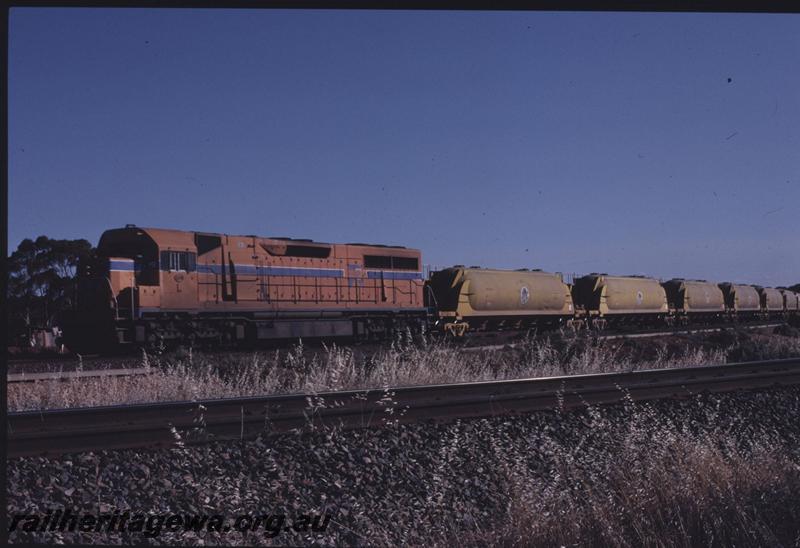 T01292
L class 253, train of WN class wagons

