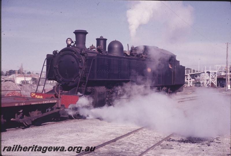 T02251
DM class 588, East Perth, shunting
