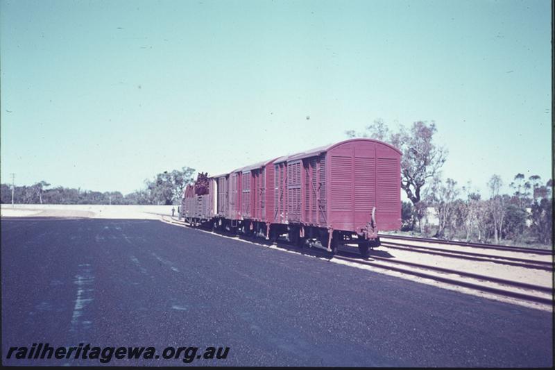T02425
FD class vans, shows end

