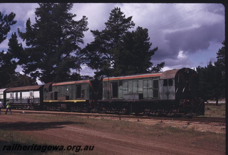 T02542
F class 45, F class 41, coupled nose to nose, in readiness to depart Dwellingup, PN line,  ARHS tour train. F class 41 has a yellow sripe along the side, side and front view of the locos

