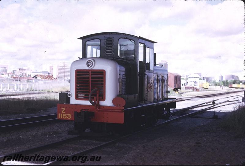 T02758
Z class 1153 in the green with white front and red grill livery, front and side view, East Perth, same as T02793
