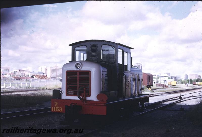 T02793
Z class 1153 in the green with white front and red grill livery, front and side view, East Perth, same as T02758
