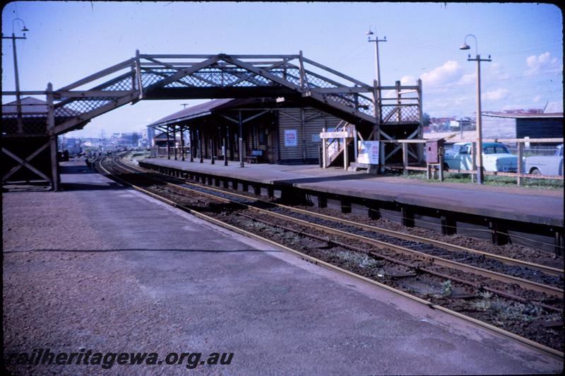 T03215
Station buildings, footbridge, North Fremantle
