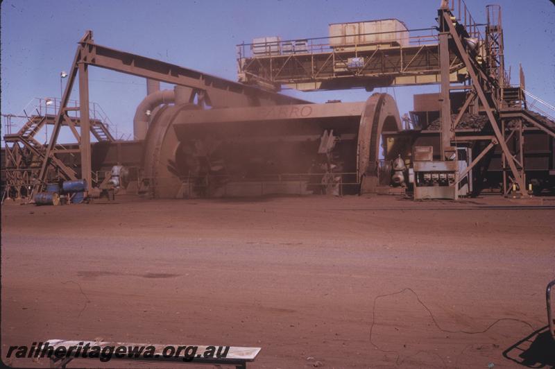 T04193
Rotary car dumper at Cape Lambert, dumping car
