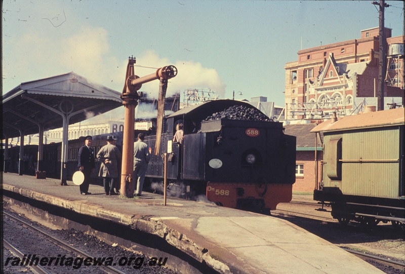 T04523
DD class 588 steam locomotive ready for departure with a Royal Show train in the Fremantle Dock at Perth Station.
