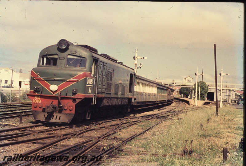 T04524
XB class 1018 