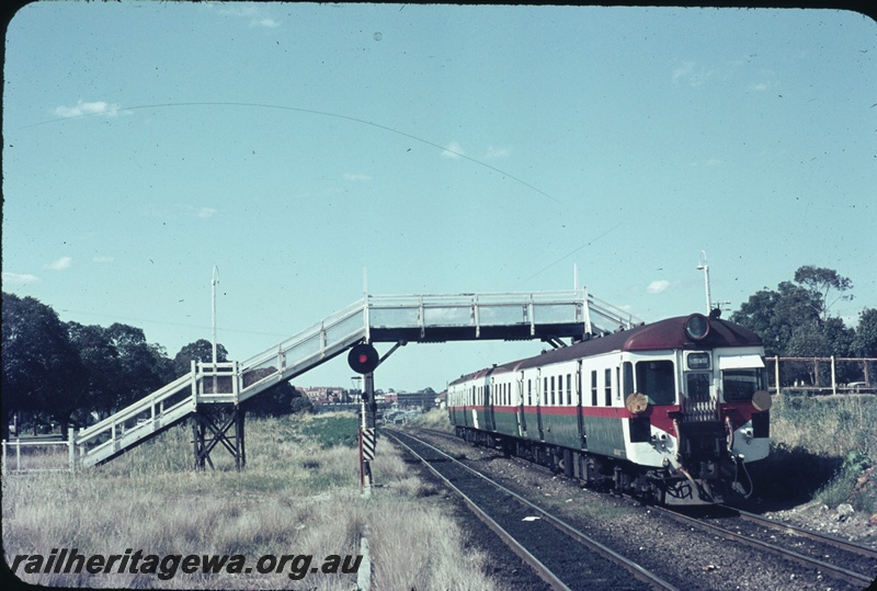 T04608
A 3-car suburban set working an Up Royal Show special to Fremantle, between Subiaco and Daglish
