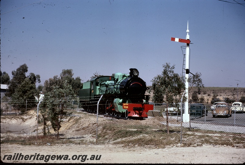 T04937
PMR class 735, signal, carpark, Channel 7 studios, side and front view
